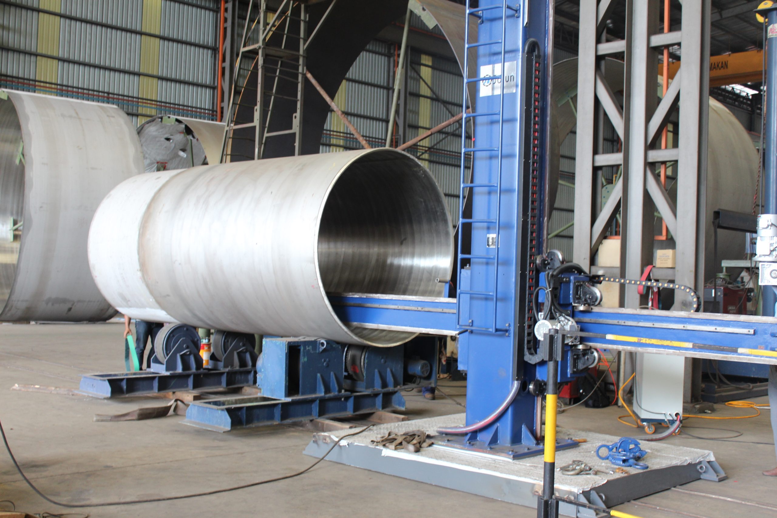 Large tank polishing machine jotunpolishing